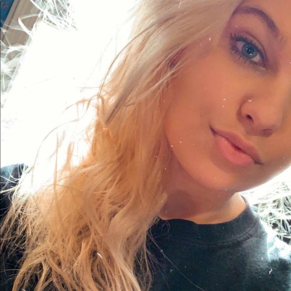 Meet your Posher, Kaley - Picture 1 of 1